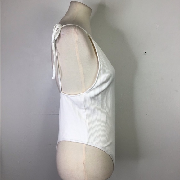 By the way Effie Bow Tie Bodysuit - Picture 7 of 7